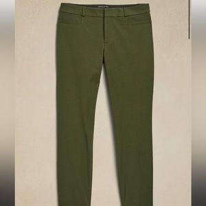 BANANA REPUBLIC SLOAN PANT SIZE 8 PETITE